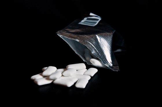 chewing-gum-3671508_1920